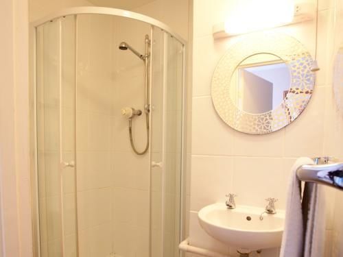 The Witney Guest House Bagian luar foto